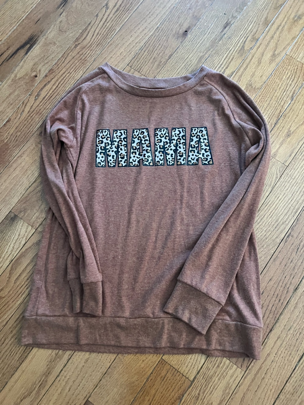 Mauve Long-Sleeve 'MAMA' Graphic Tee